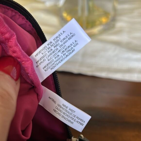 Nine wear  wristlet impeccable condition faux snake leather gray and black - Picture 5 of 10